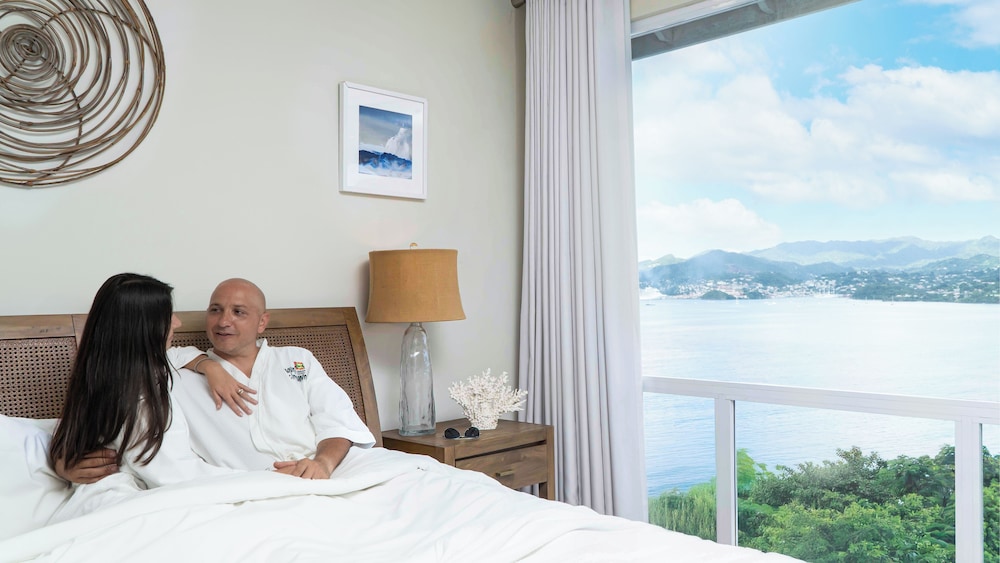 Studio Suite, 1 King Bed, Balcony, Sea View (cinnamon)