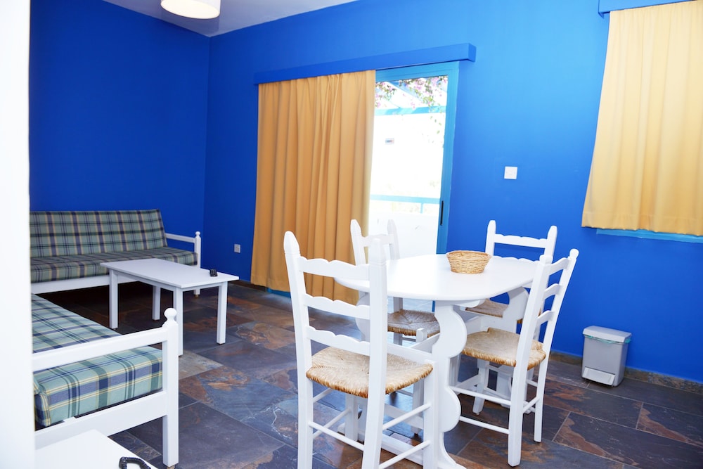 Traditional Apartment, 1 Bedroom, Pool View photo 2