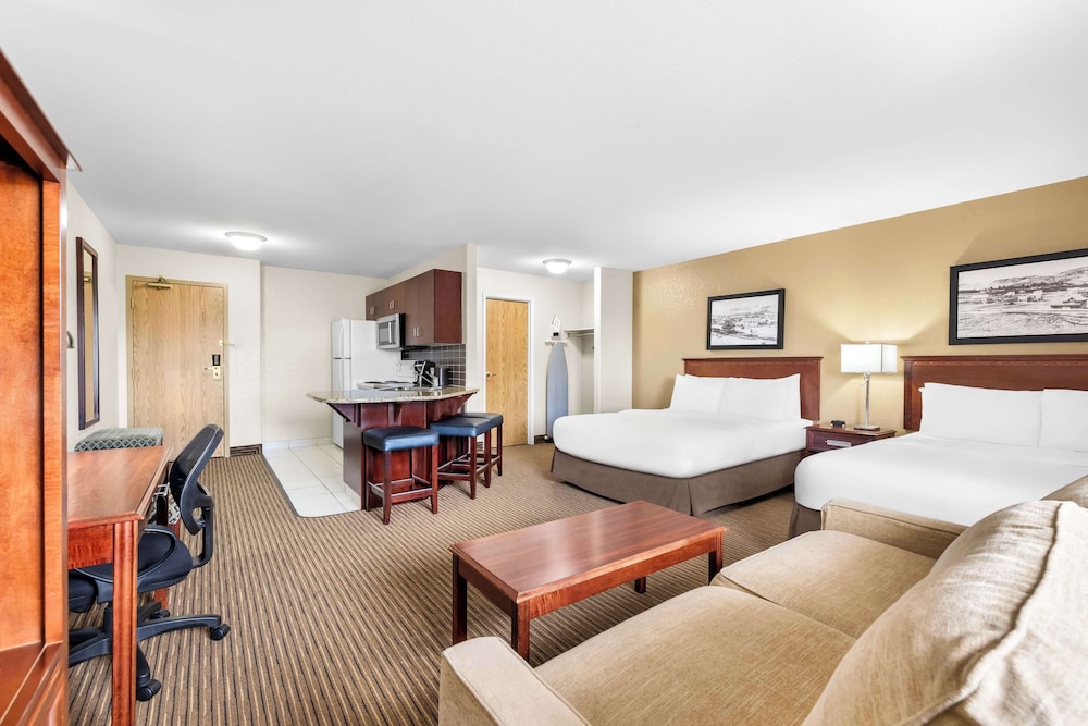 Suite, 2 Queen Beds, Non Smoking, Kitchen (with Sofabed) - Photo 6