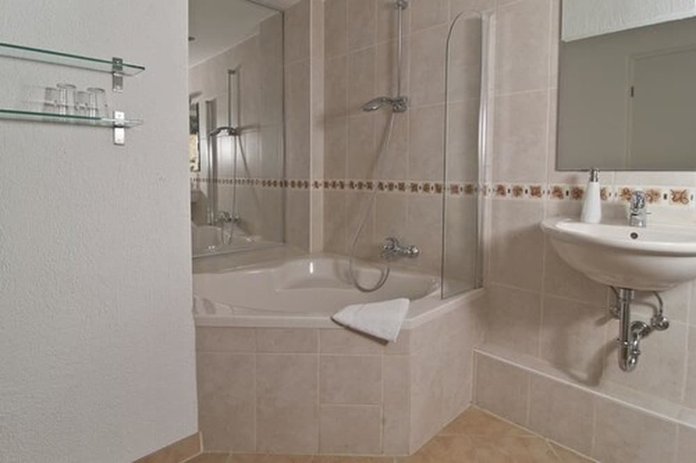 Quadruple Room - Photo 2