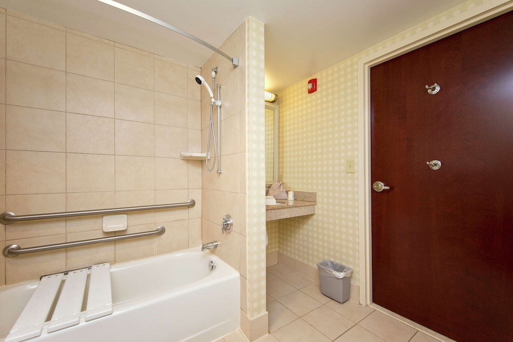 Room, Accessible - Photo 6