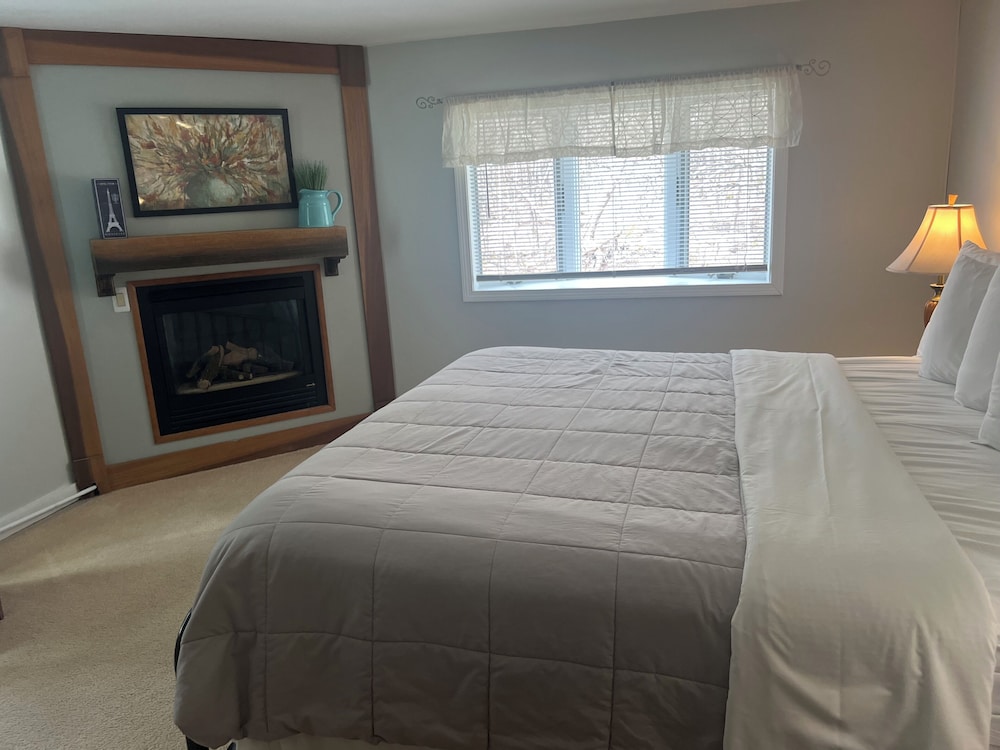 Suite (Windham, 1 Queen Bed) photo 1