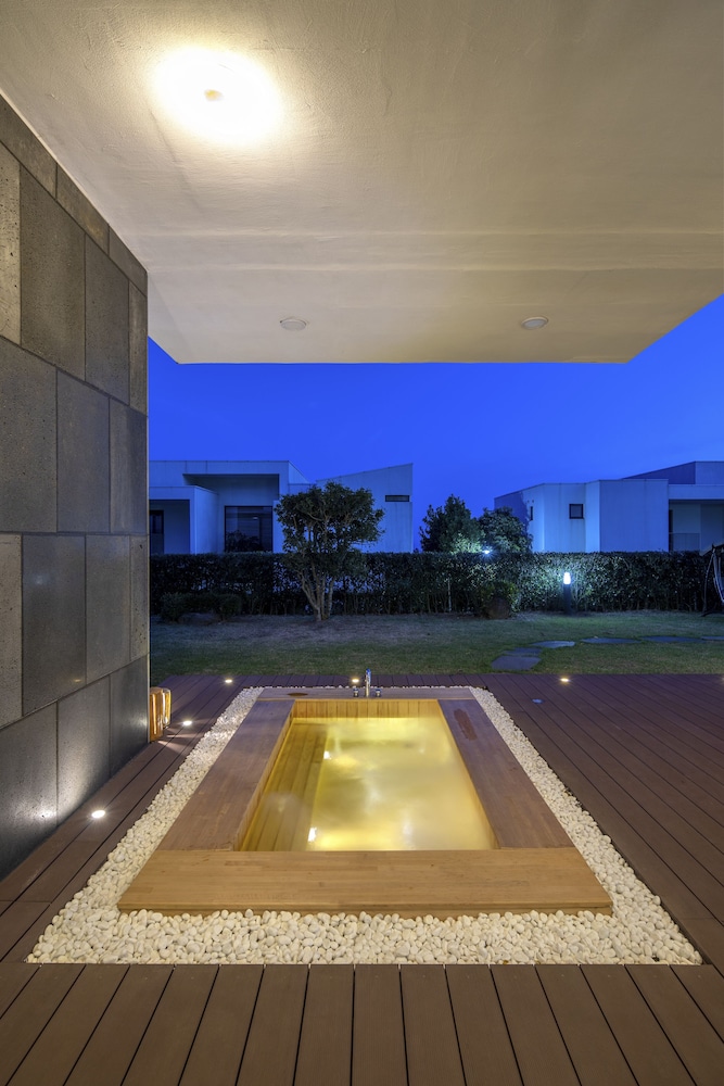 Penthouse A - Photo 3