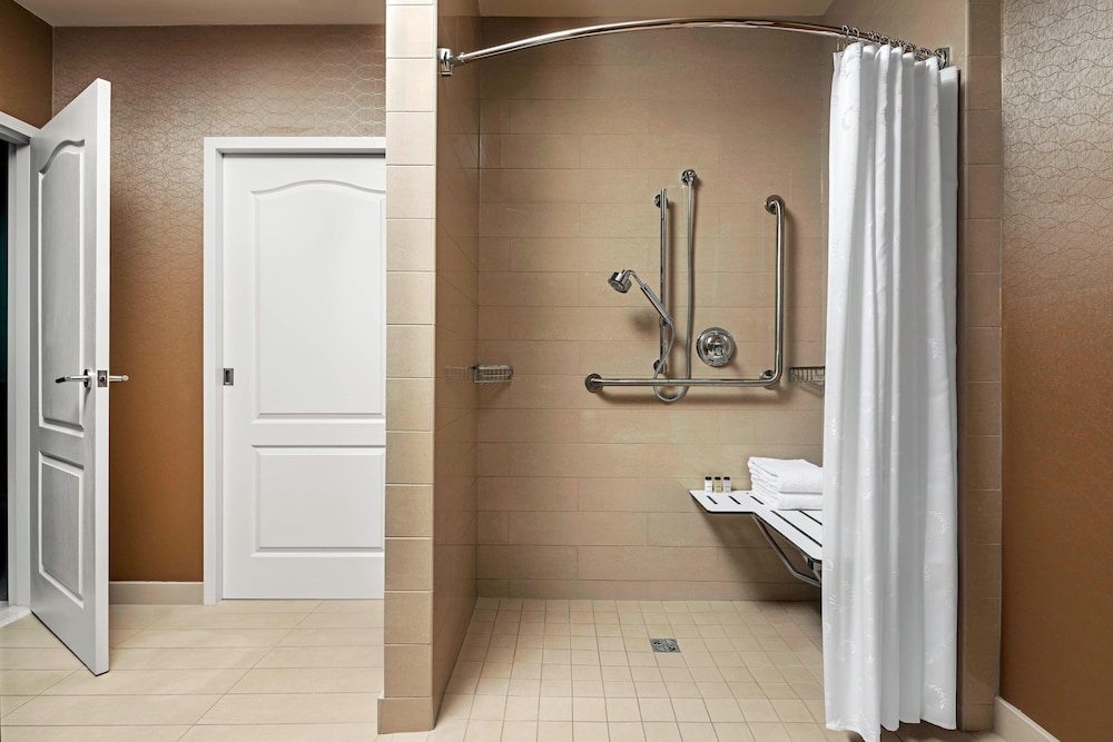 Club Suite, 1 Bedroom thumbnail 6