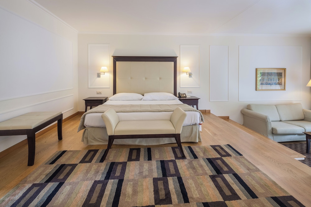 Modern Room (Selfcheck-In Only) - Photo 8