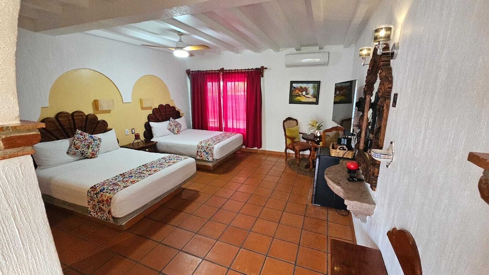 Standard Room, 2 Queen Beds photo 1