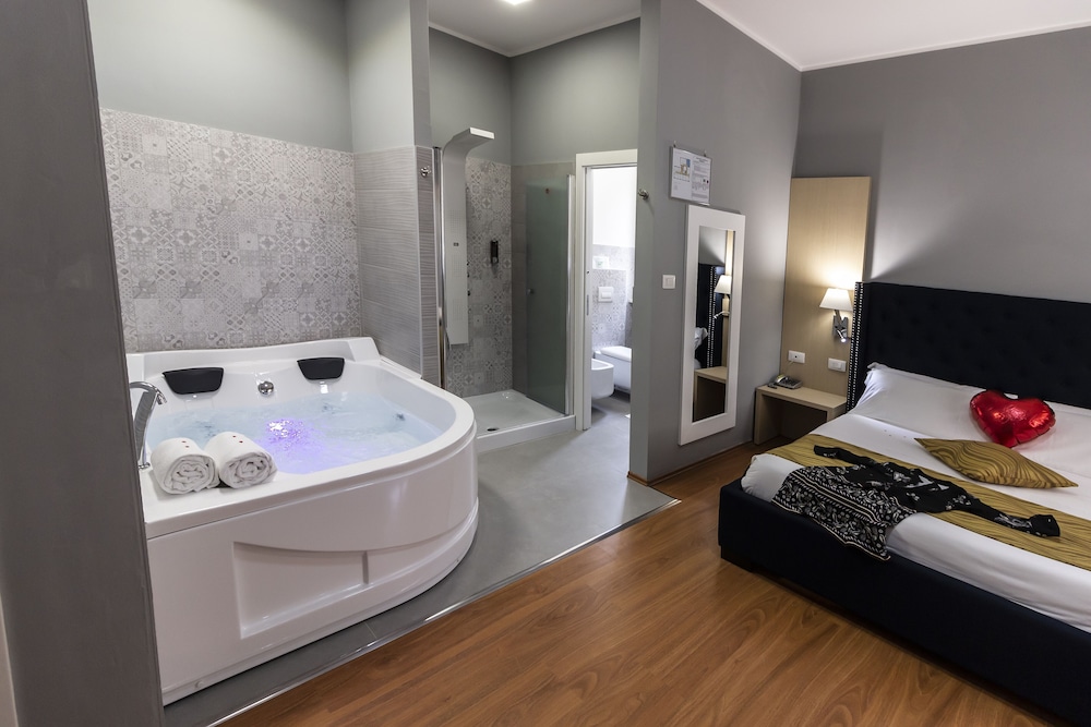 Honeymoon Room, Jetted Tub (sauna)