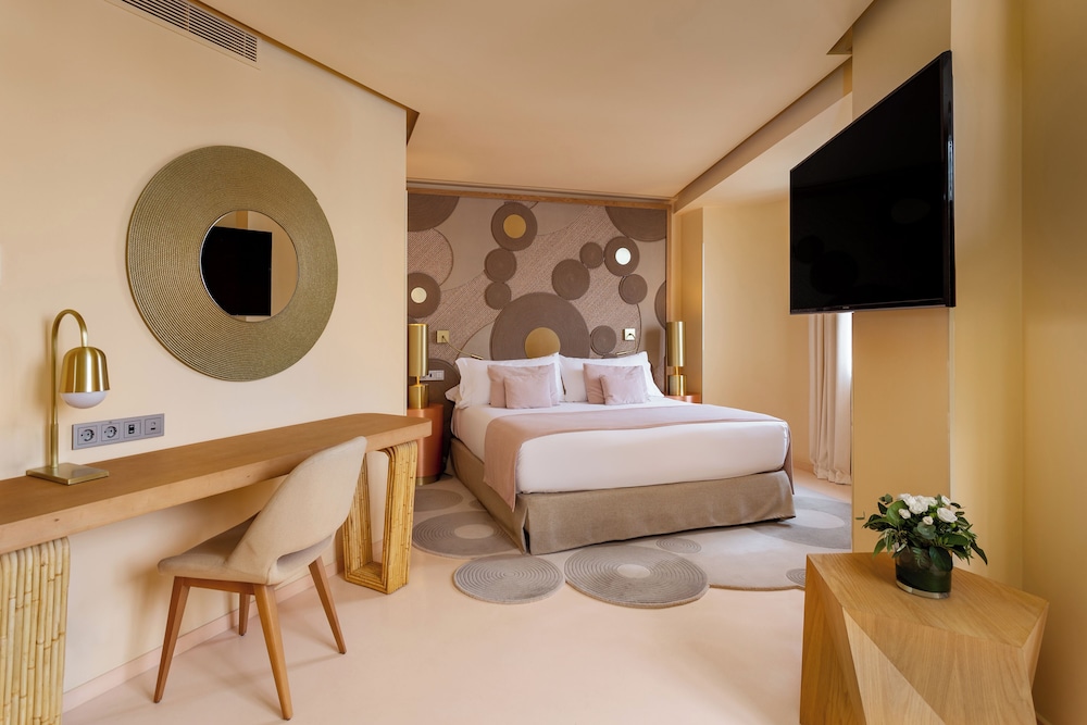 Junior Suite (Gran Via view) - Photo 1