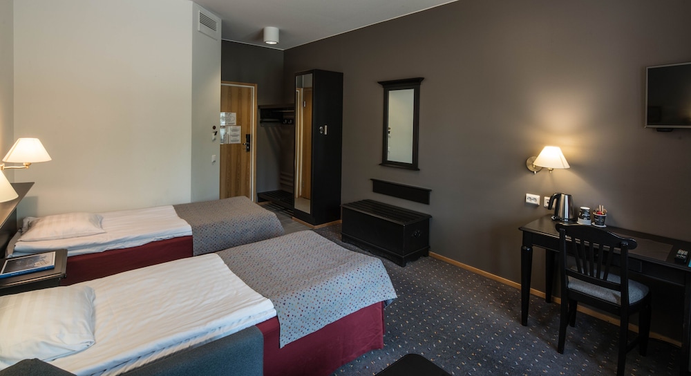 Standard Twin Room - Photo 7