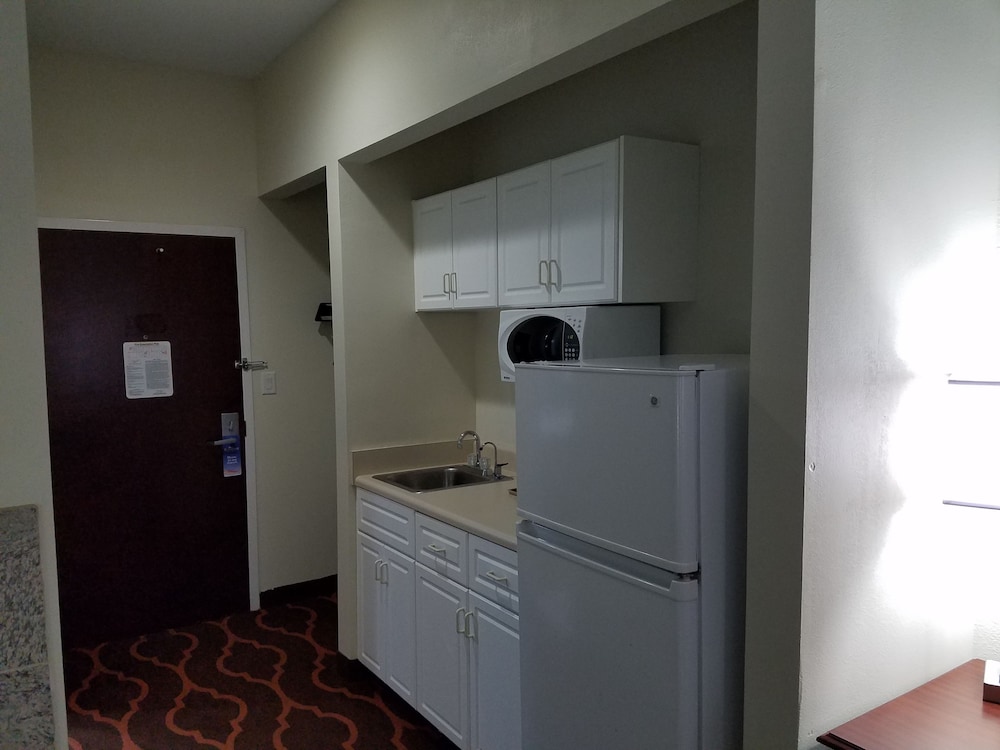 Suite, 1 King Bed with Sofa bed, Non Smoking - Photo 1