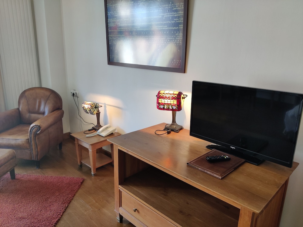 Deluxe Room - Photo 5