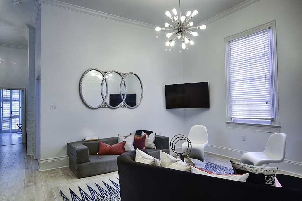 Best Location 7BR Next to FR Quarter! By YouRent, Foto 4
