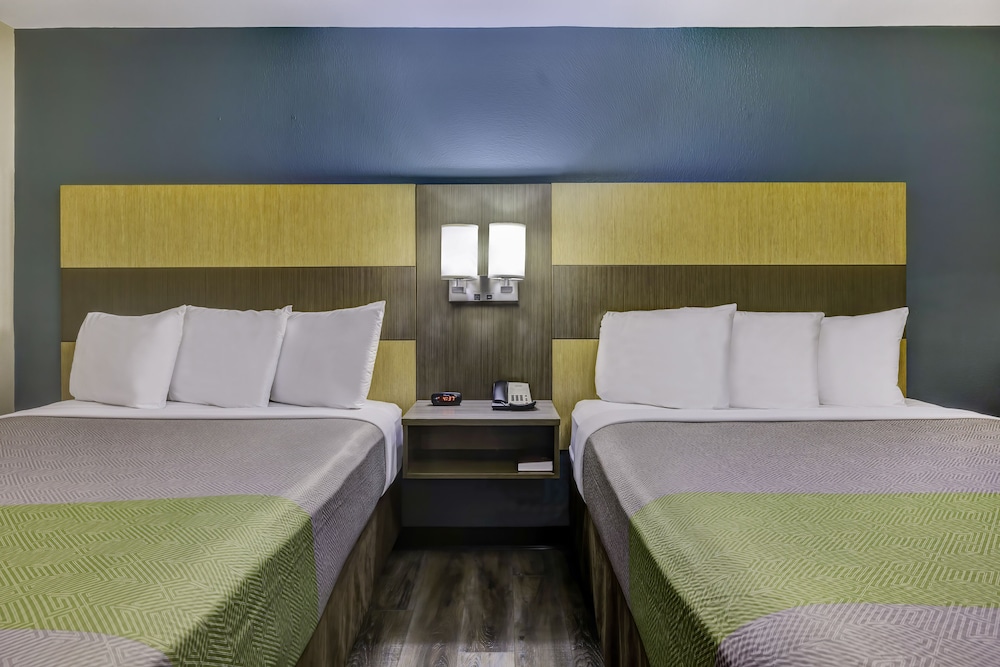 Deluxe Room, 2 Queen Beds, Accessible, Non Smoking - Photo 6