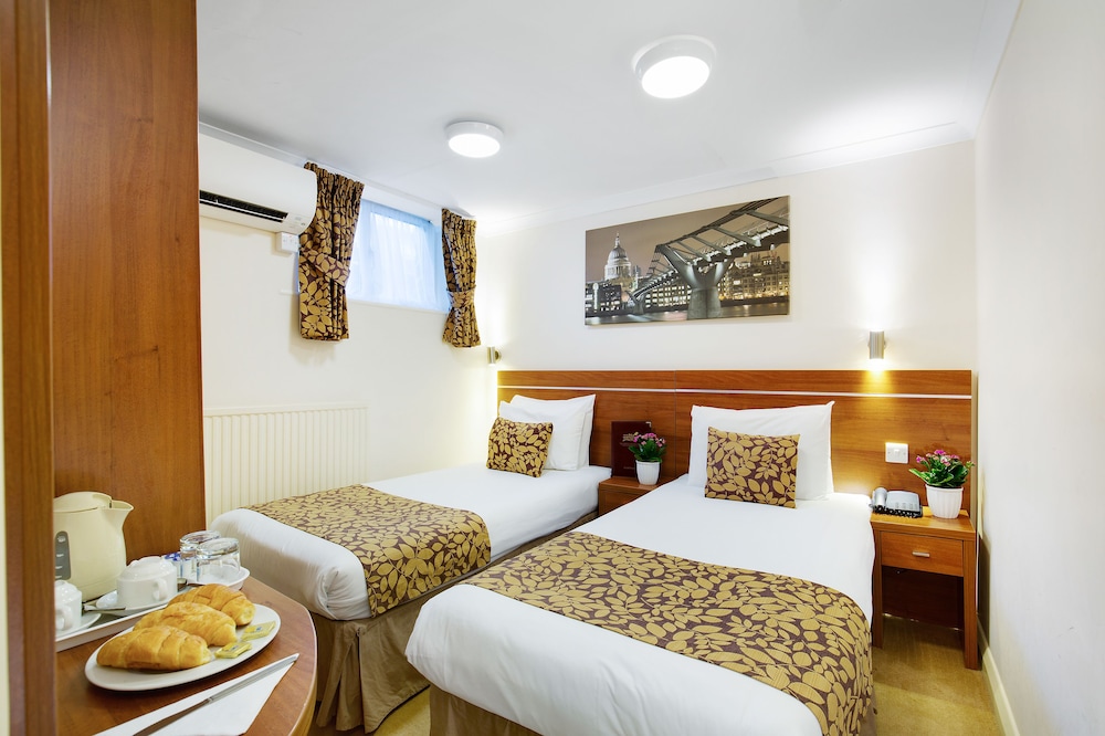 Standard Twin Room photo 1