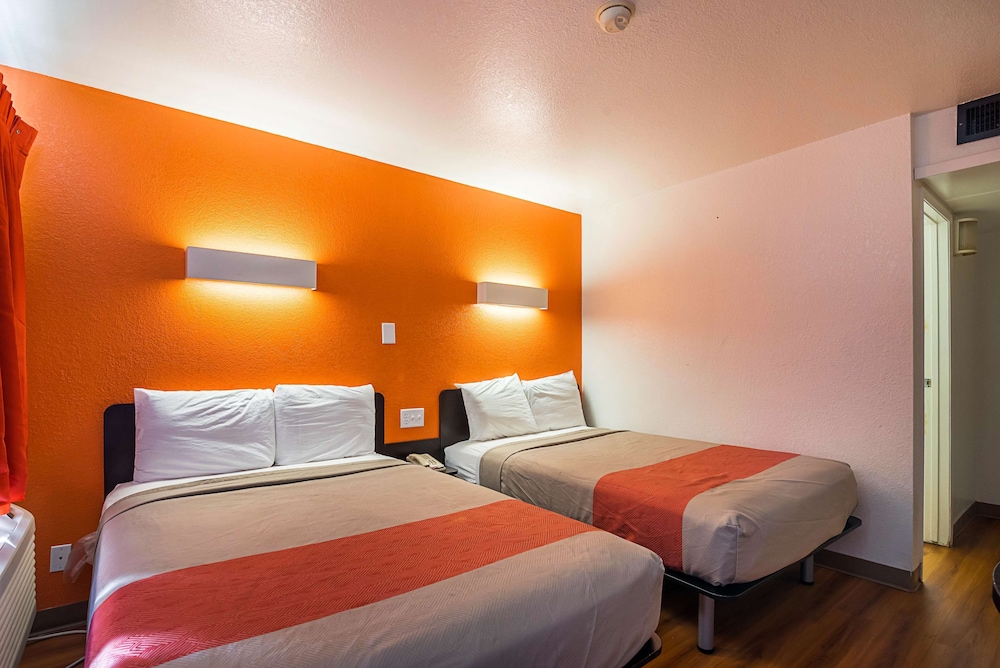 Standard Room, 2 Double Beds, Non Smoking