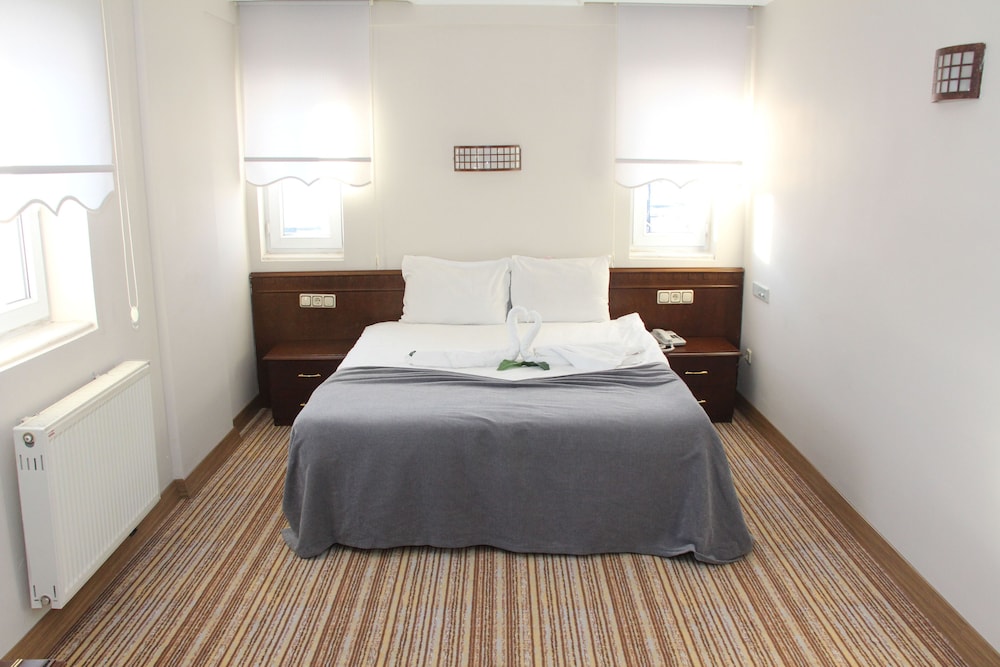 Standard Double or Twin Room photo 1