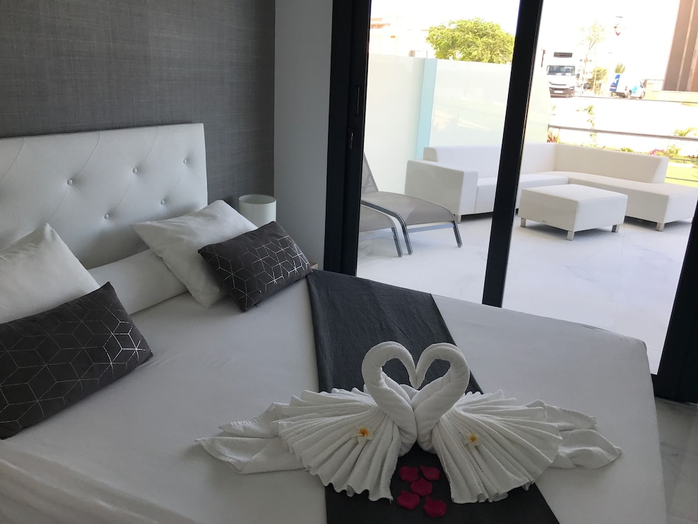 Apartment, 2 Bedrooms, Sea View photo 2
