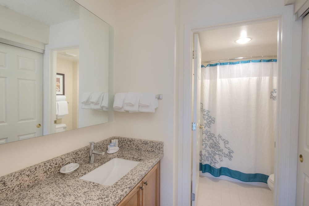 Suite, 1 Bedroom - Photo 5