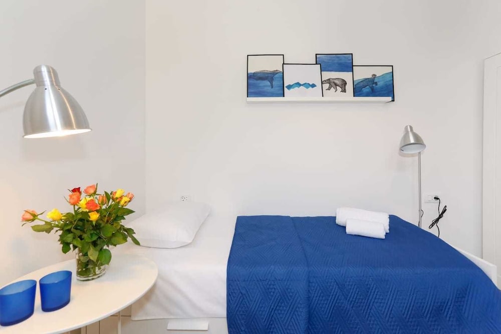 Blue Room photo 1