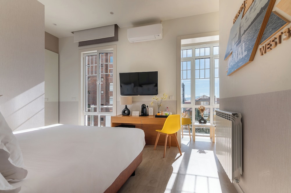 Premier Double or Twin Room - Photo 4
