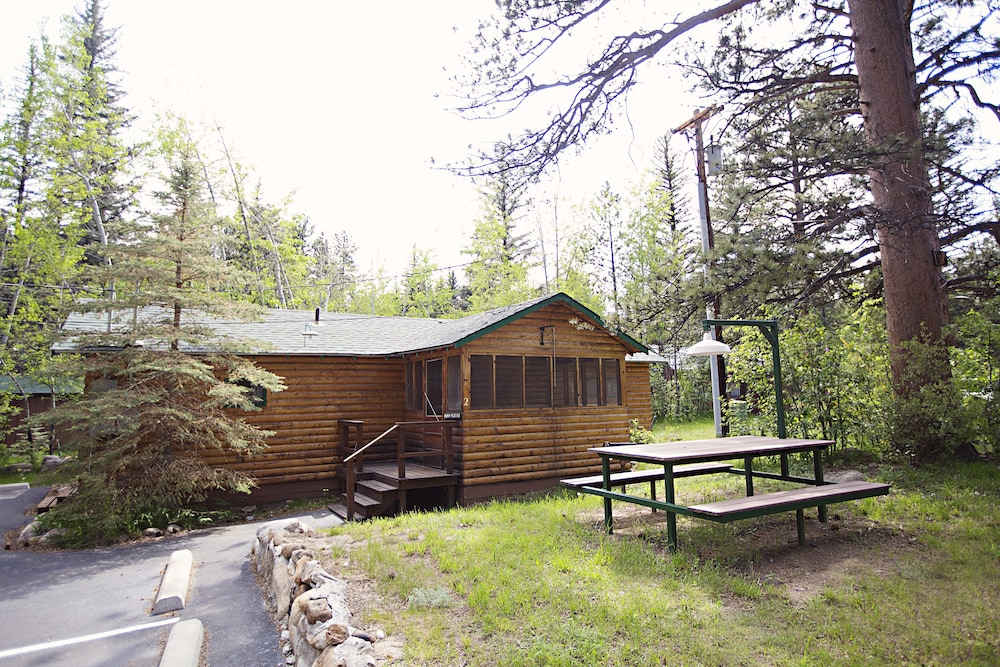 Traditional Cabin, Multiple Beds, Resort View
