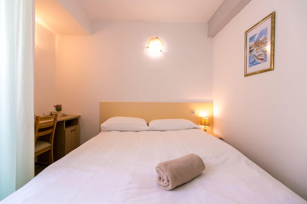 Single Room photo 2