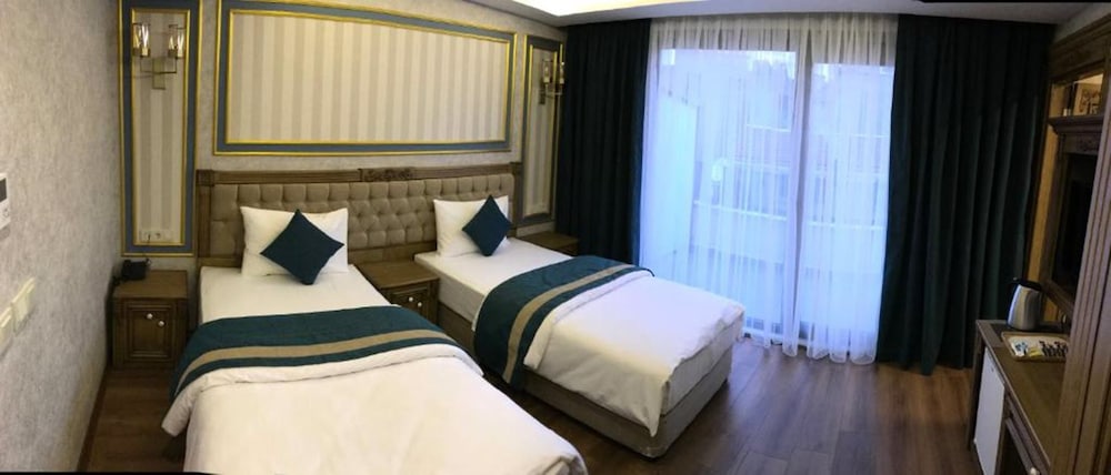 Superior Twin Room with Balcony photo 3