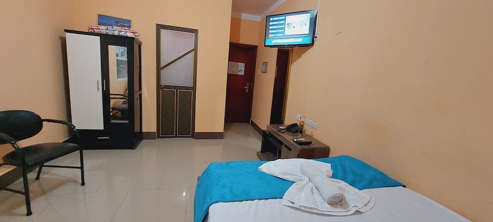 Romantic Single Room, Multiple Bedrooms, Courtyard View photo 2