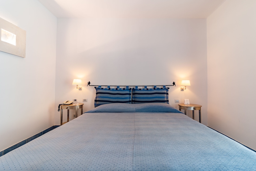 Superior Double Room Single Use - Photo 6
