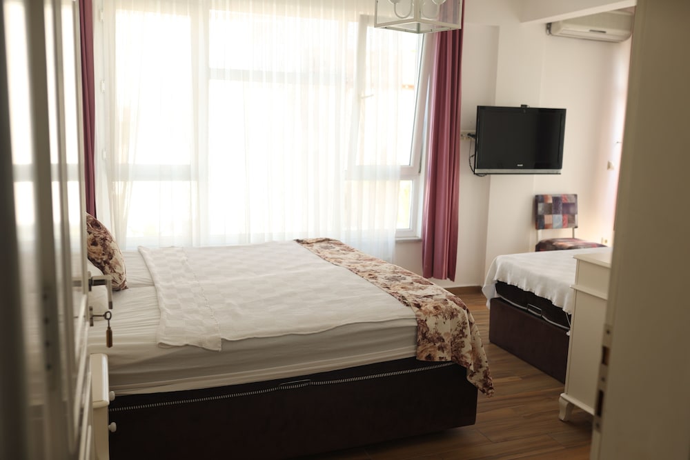 Economy Twin Room photo 3