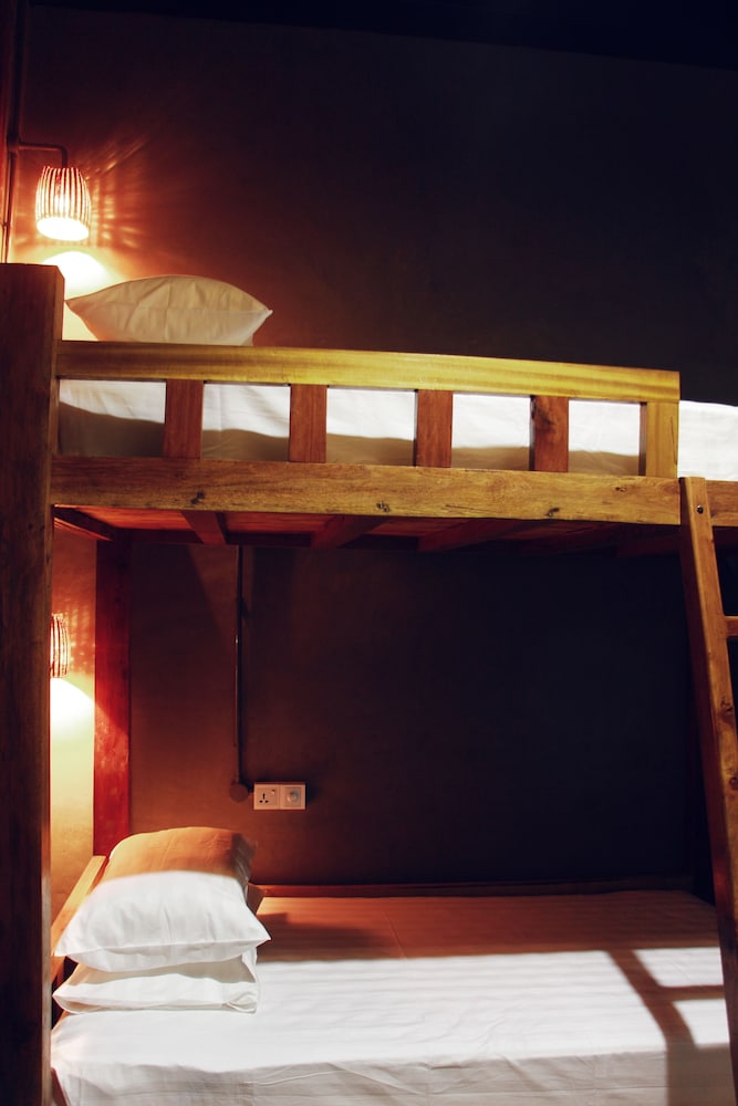 Bed in 6-Bed Mixed Dormitory photo 2