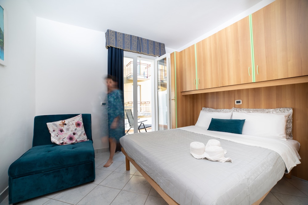 Superior Suite, 1 Bedroom, Balcony (Kitchenette) photo 2