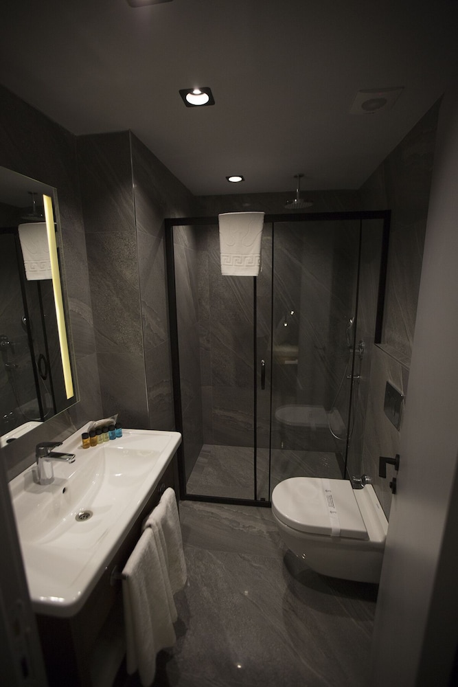 Standard Twin Room - Photo 4