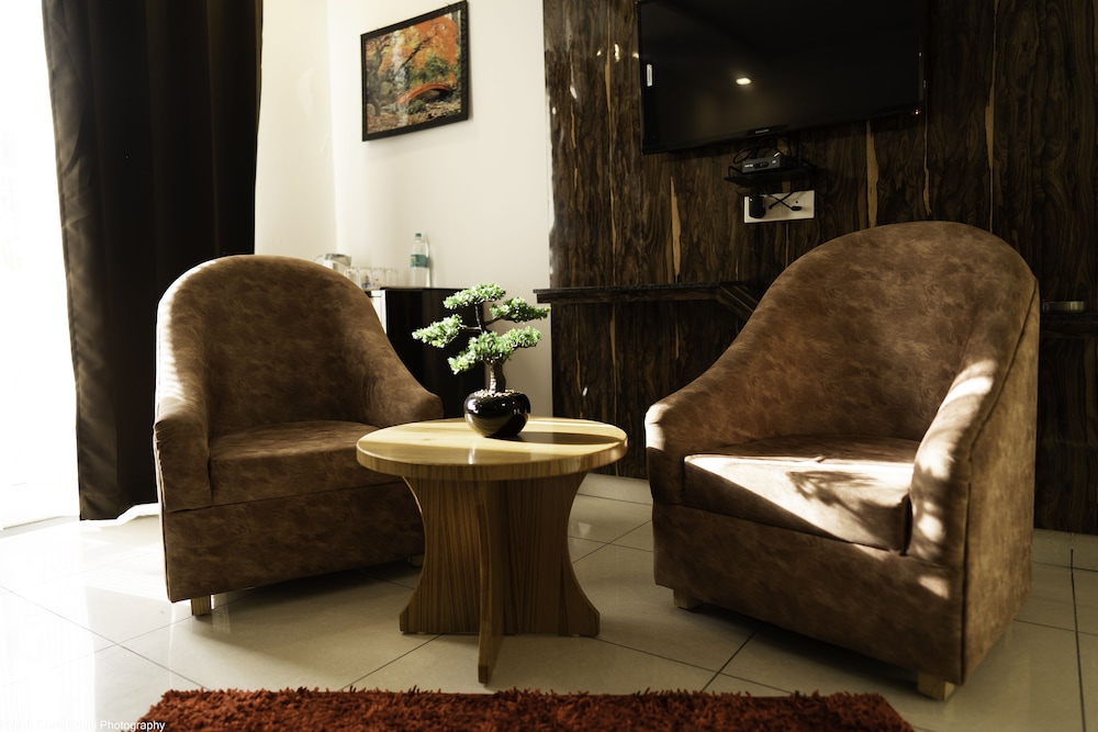 Family Room - Photo 3