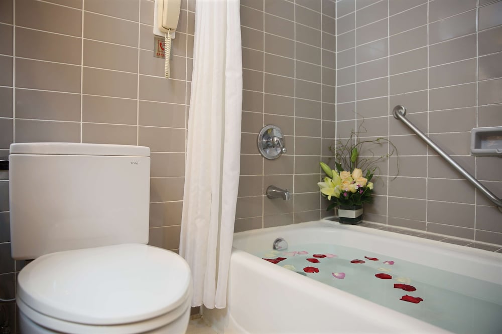 Deluxe Suite - Photo 3