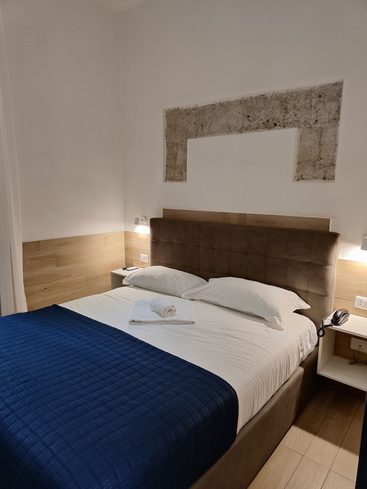 Standard Double Room photo 2