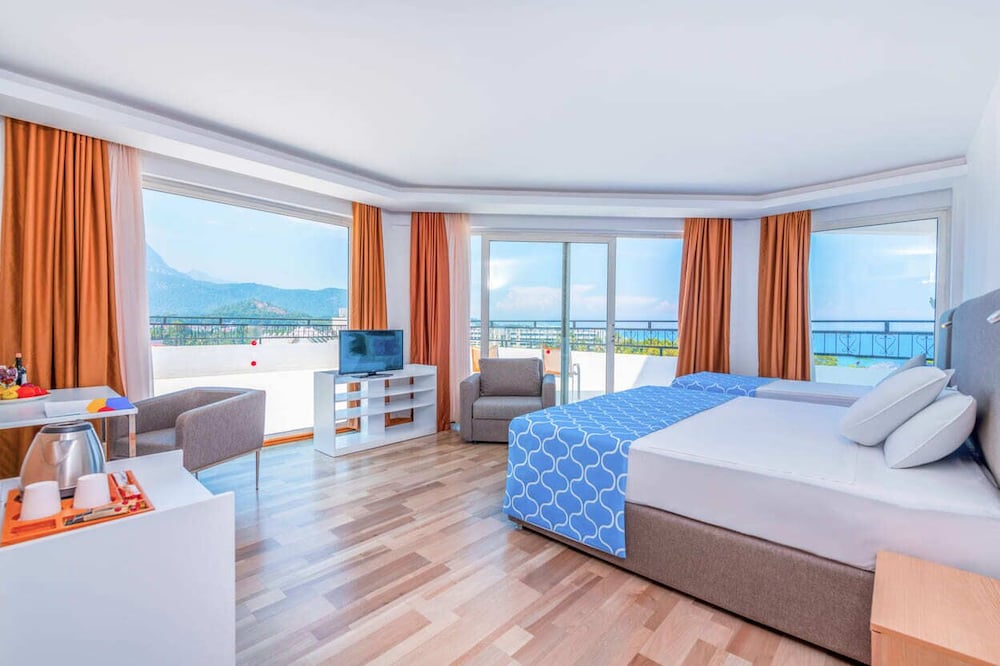 Superior Sea View