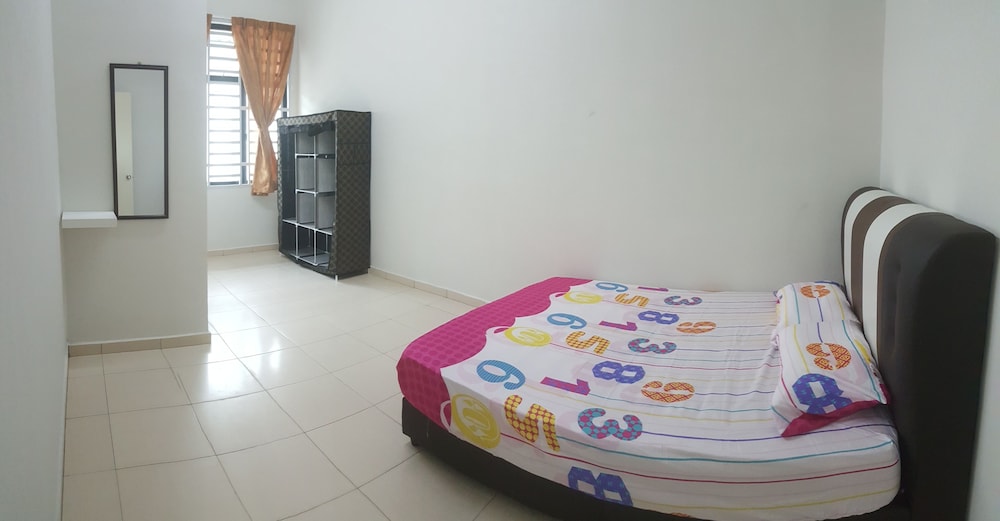 House, 4 Bedrooms photo 1