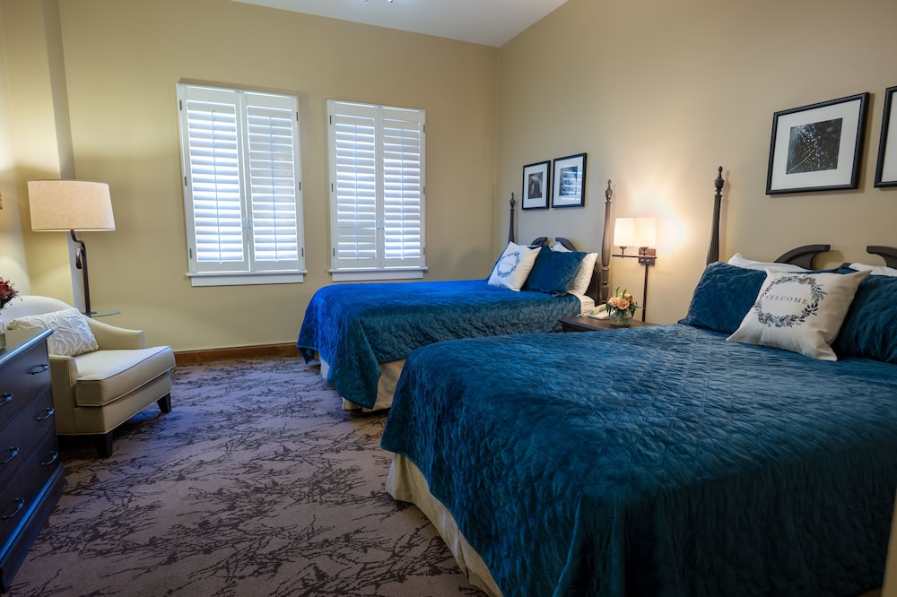 Main Stone Lodge North Side Room with Two Queen Beds