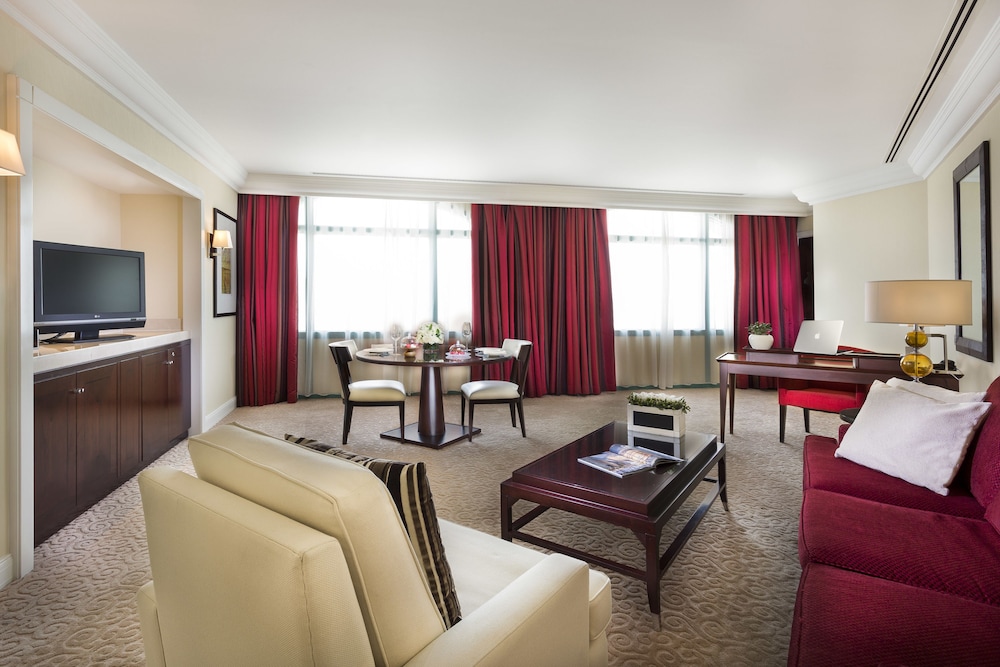 Premium Room, 1 King Bed (Executive) photo 2