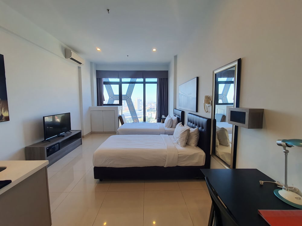 Superior Twin Room, City View photo 3