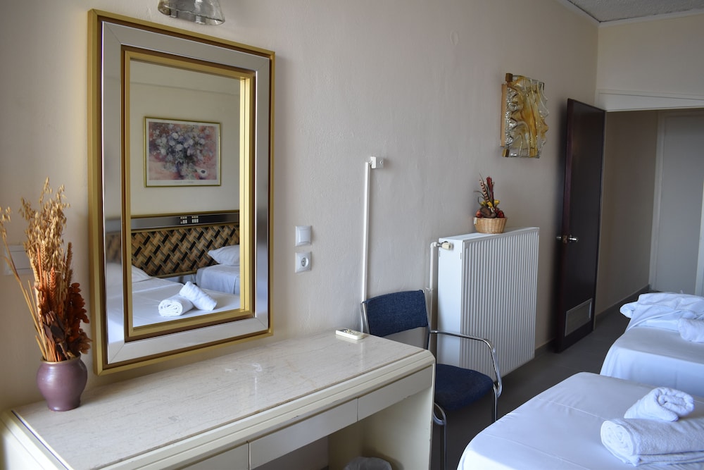 Double or Twin Room with Seaview photo 2