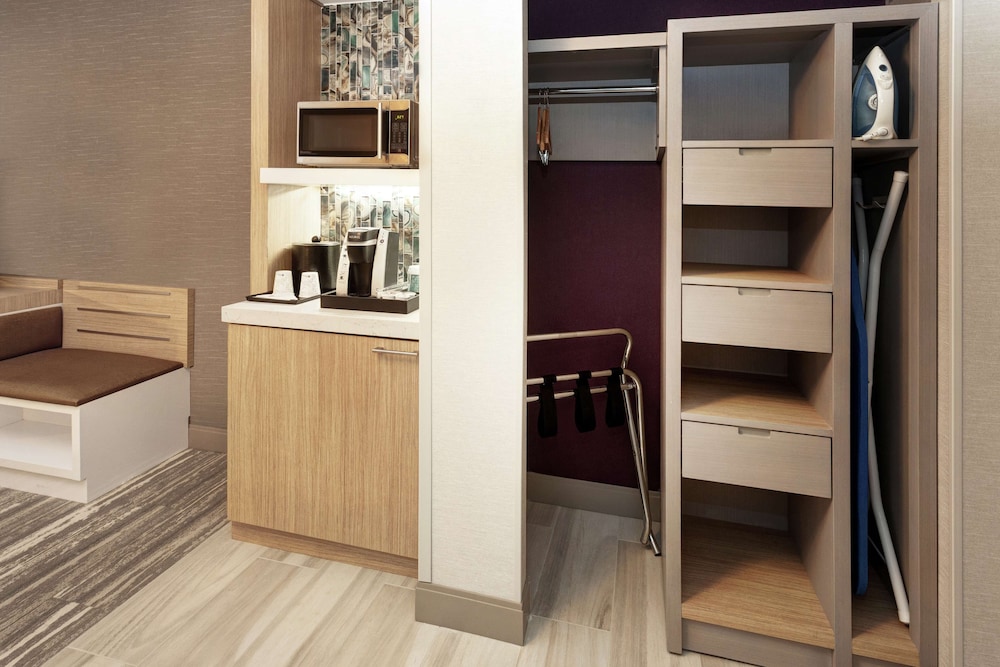 Junior King Suite - Photo 6