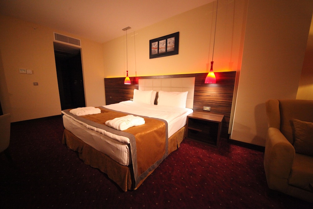 Suite, Jetted Tub photo 2