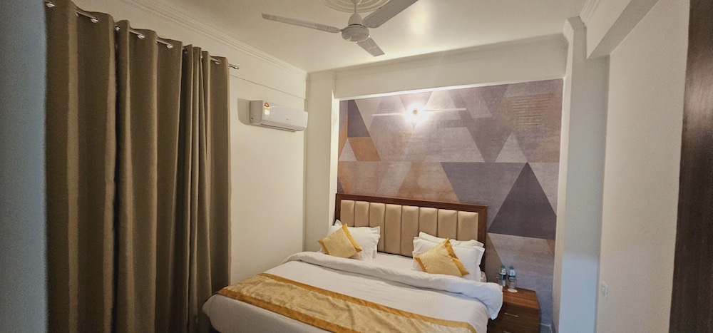 Deluxe Room - Photo 5