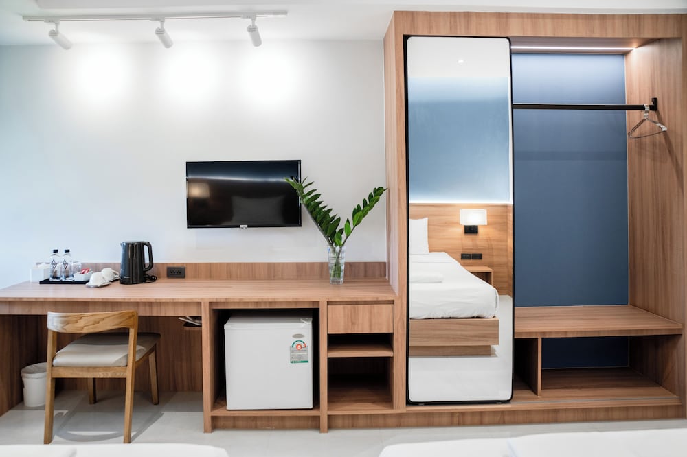 Superior King Room - Photo 9