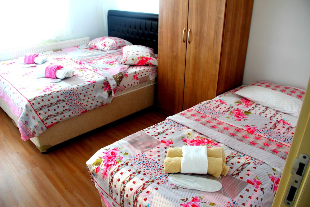 Standard Triple Room photo 3