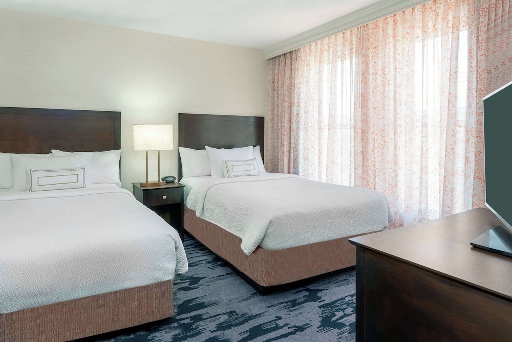 Suite, Multiple Beds, Non Smoking, Corner - Photo 3