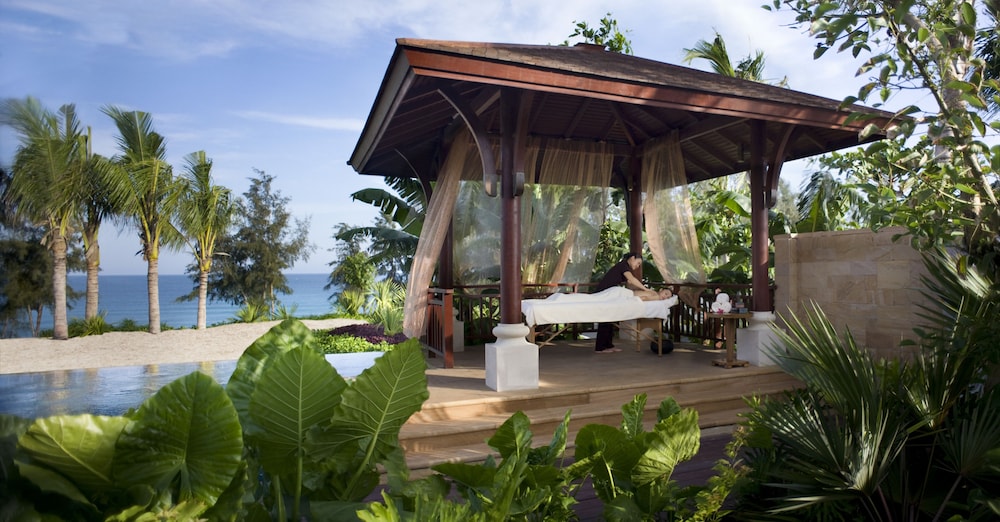 2BR Ocean Front Villa photo 3
