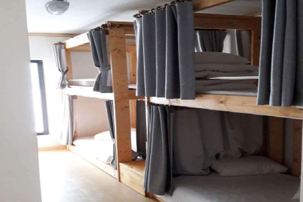 Room (Male dormitory for 6 people) photo 1